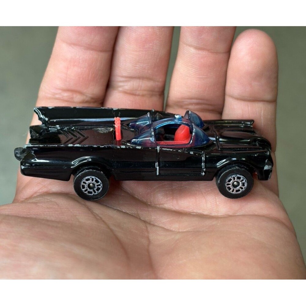 1976 Corgi Juniors DC Comics Batmobile Black with Red Interior 1:64